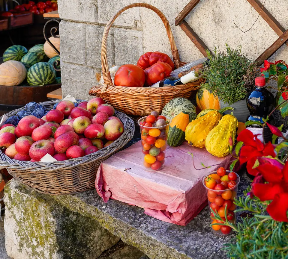 Exploring Nassau Village-Ratliff and Surrounding Areas in Nassau Village-Ratliff